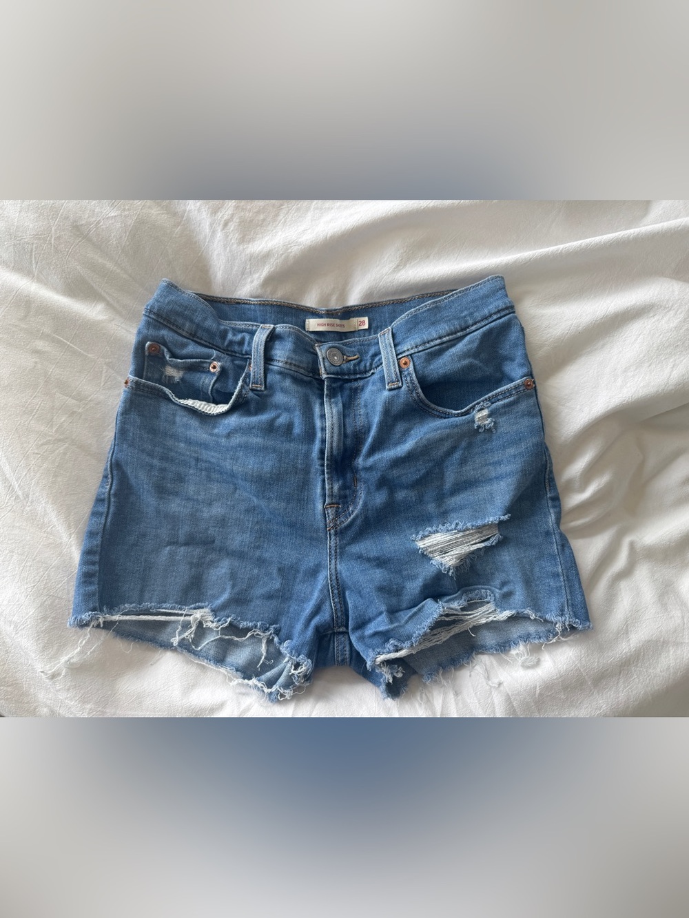 Women’s Levi’s high rise stretch denim shorts, size 28